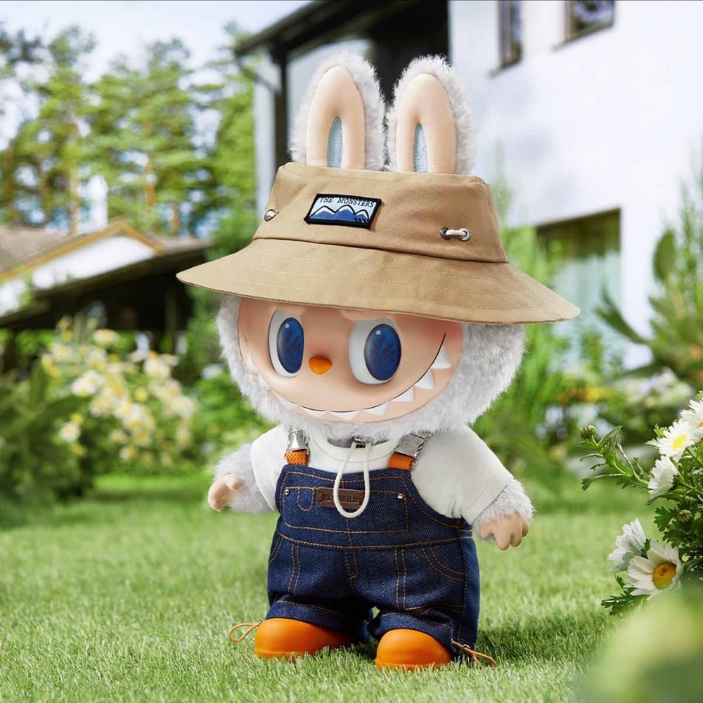 ❌SOLD❌Labubu - Fall in Wild Vinyl Plush Doll 40cm - Picture 5 of 5